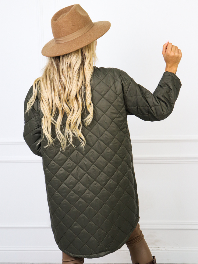 DŁUGA PIKOWANA NARZUTA Z KWIATEM Z OZDOBNĄ PANTERKĄ WEWNĄTRZ- ZIELONA