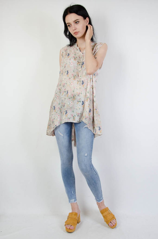 BEŻOWA BLUZKA W KWIATY