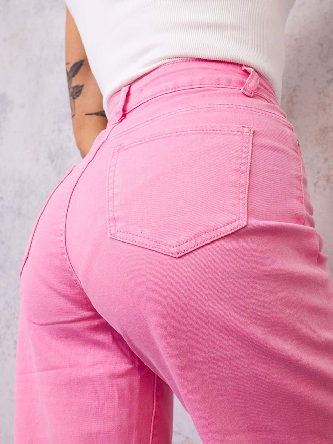 JASNO RÓŻOWE SPODNIE JEANSOWE Z SZEROKIMI NOGAWKAMI