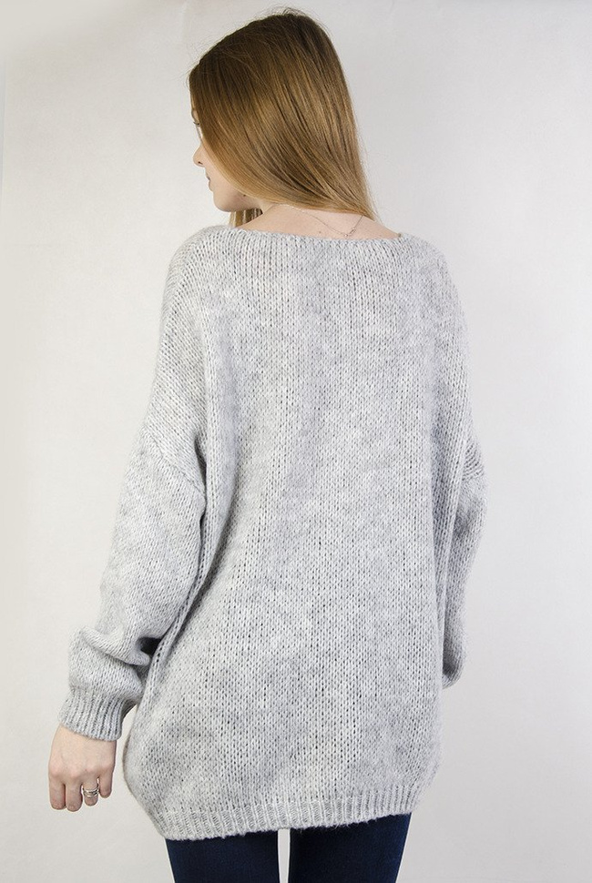  Luźny oversizowy sweter w kolorze szarym