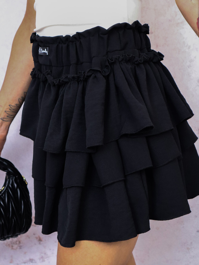 SPÓDNICO-SPODENKI Z FALBANAMI I NASZYWKĄ- CZARNE