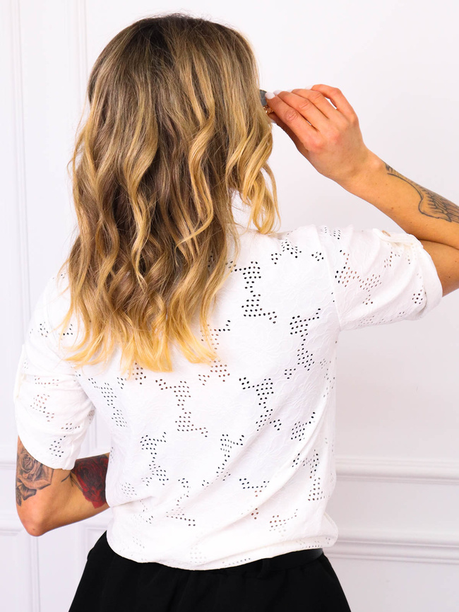 AŻUROWA BLUZKA Z KORONKĄ PRZY DEKOLCIE- BIAŁA