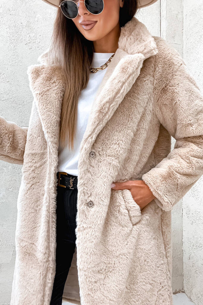 BEŻOWY FUTRZANY PŁASZCZ Z KIESZENIAMI
