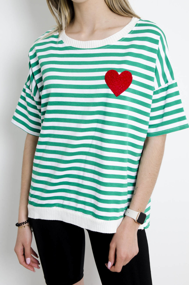 T-SHIRT BIAŁO-ZIELONY W PASKI Z SERDUSZKIEM