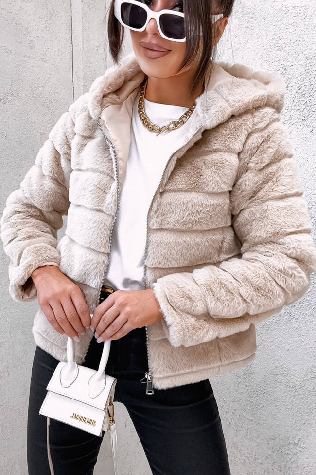 BEŻOWA FUTRZANA KURTKA Z KAPTUREM