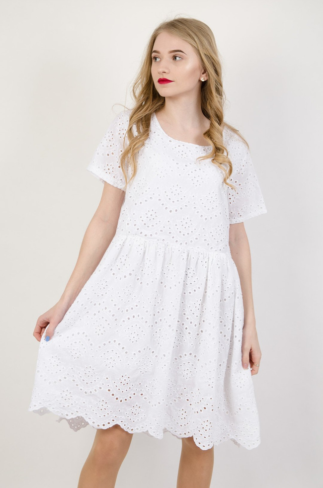 Biała ażurowa sukienka