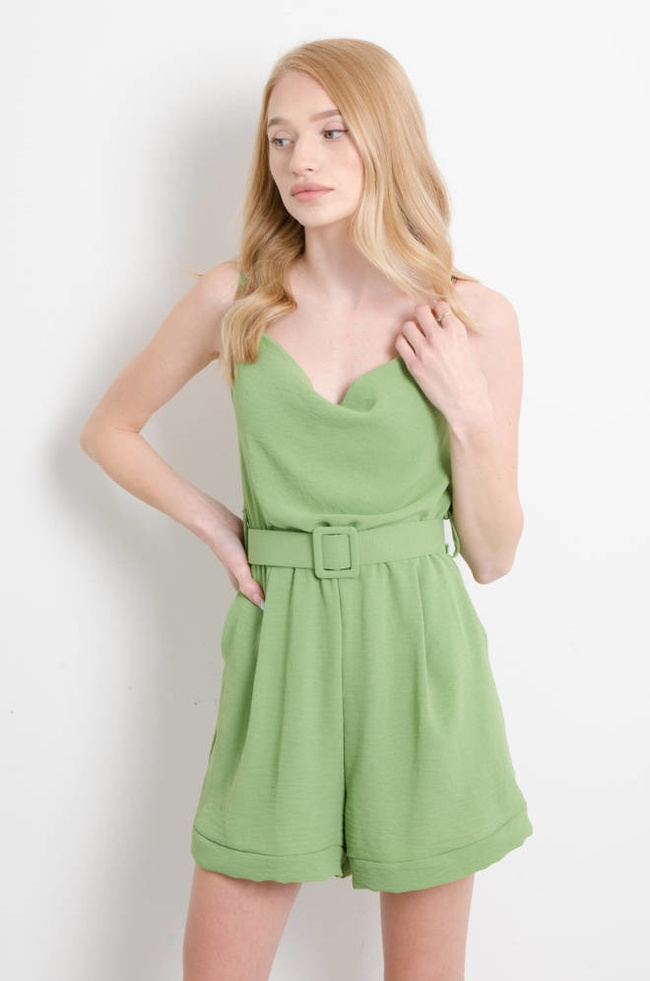 KOMBINEZON NA CIENKICH RAMIĄCZKACH Z PASKIEM- ZIELONY