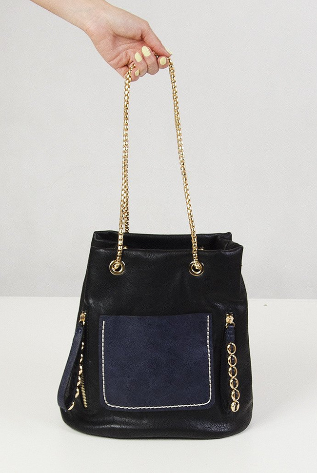 Czarno-granatowa torebka na złotym łańcuszku