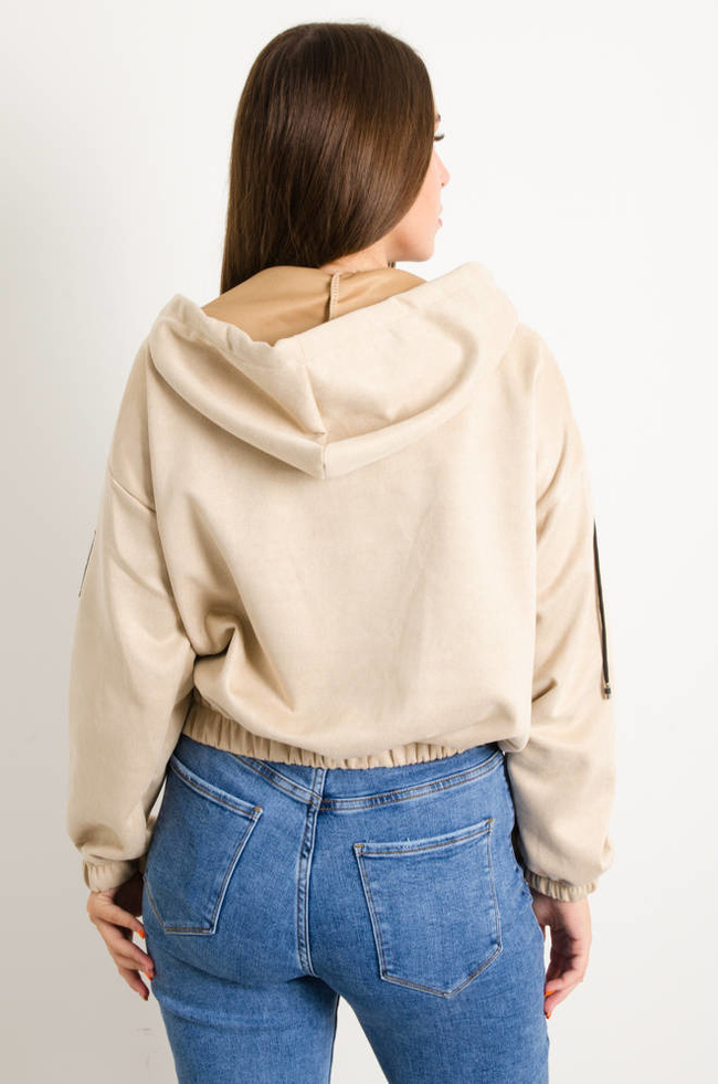 BEŻOWA BLUZA OVERSIZE ZAPINANA NA ZAMEK Z NASZYWKĄ- IMITACJA ZAMSZU