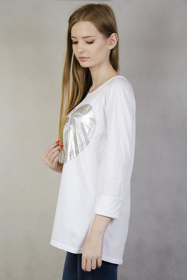 Biała bluzka ze srebrnym sercem