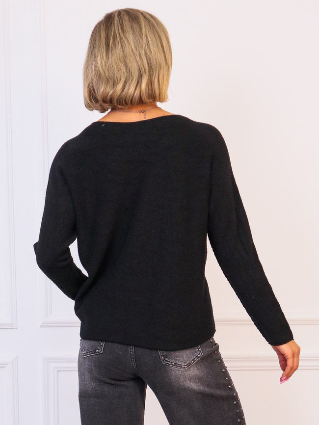 SWETER DZIANINOWY OVERSIZE Z DEKOLTEM W SEREK- CZARNY