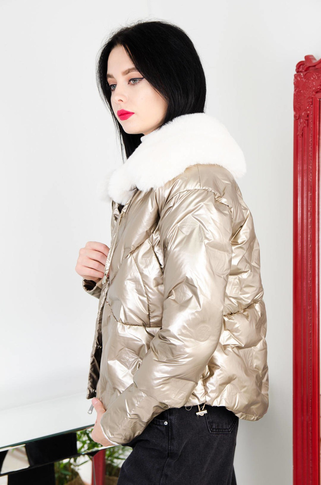 ZŁOTA KURTKA Z BEŻOWYM KOŁNIERZEM-ŚCIĄGACZ W RĘKAWIE