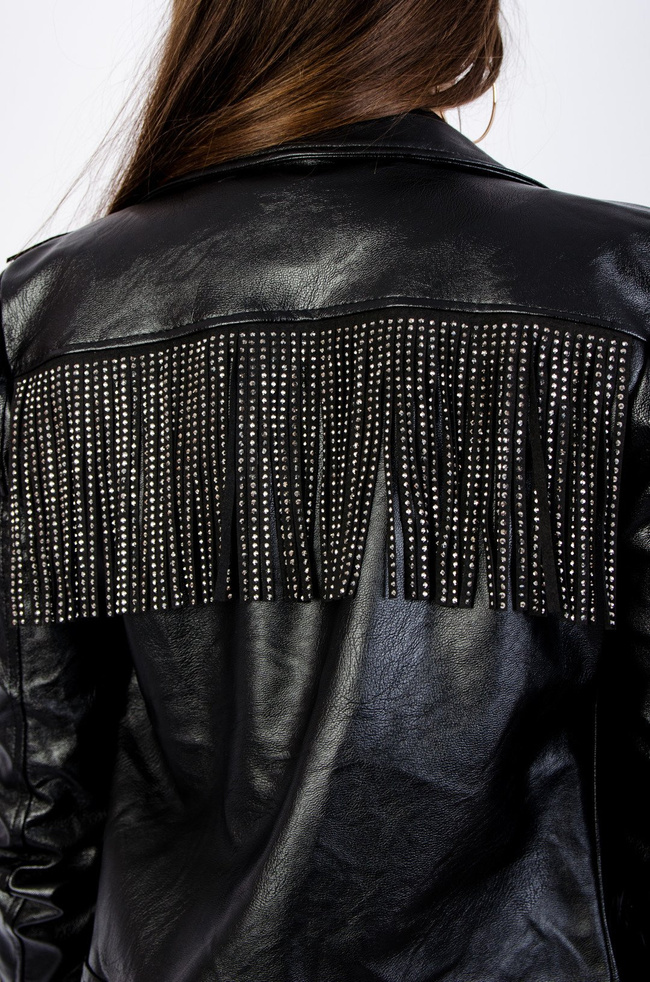 Czarna ramoneska z imitacji skóry z frędzlami