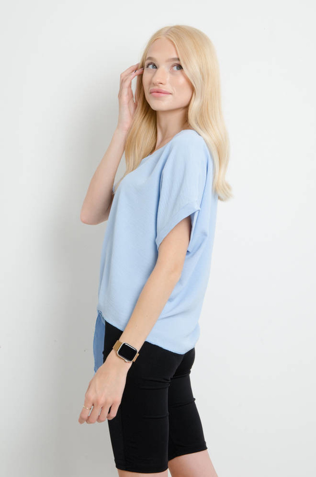 BLUZKA Z WIĄZANIEM DEKOLT V - NIEBIESKA