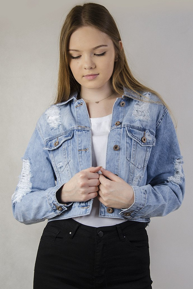 Jasna krótka kurtka jeansowa z dziurami