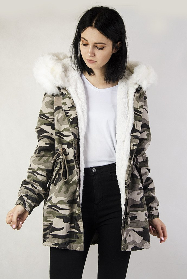 Ocieplana kurtka moro z białym futerkiem