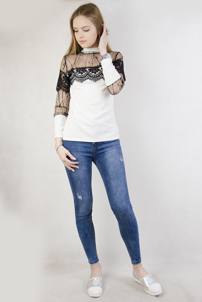 Biała bluzka z czarnymi wstawkami