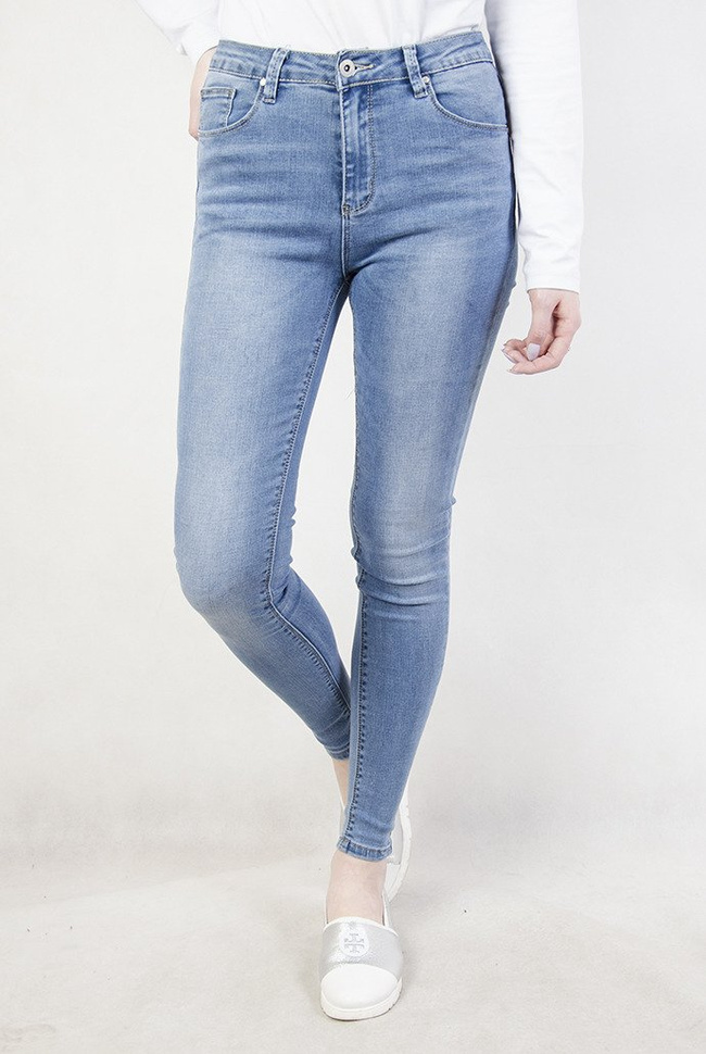 Jasne spodnie jeansowe bez przetarć