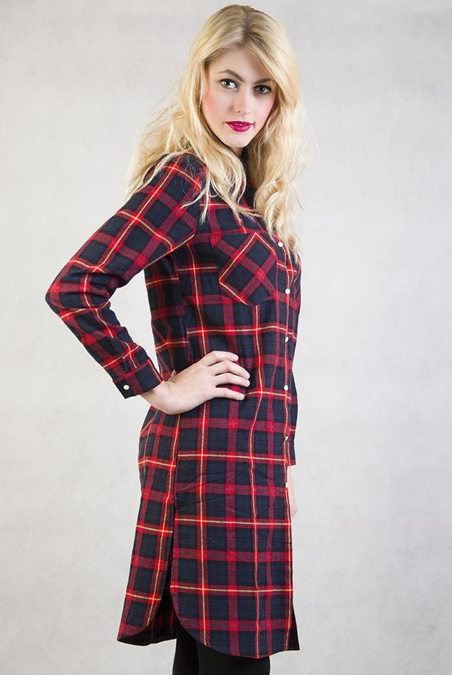 Koszula w czerwoną kratę