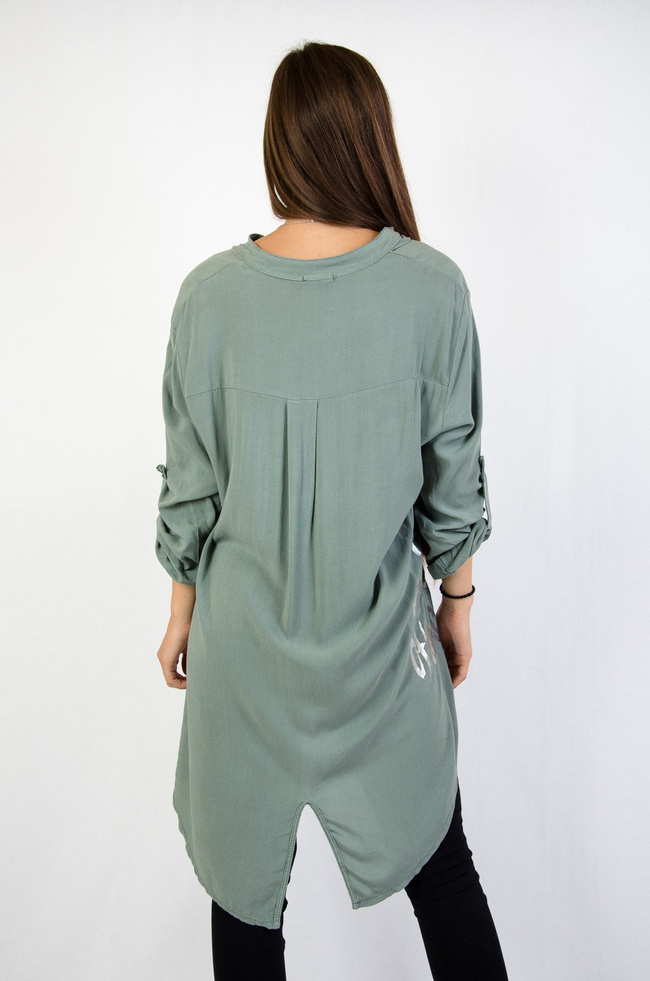 Zielona przedłużana bluzka z napisem