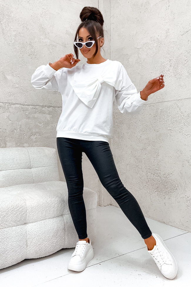 BLUZA OVERSIZE Z KOKARDĄ- BIAŁA