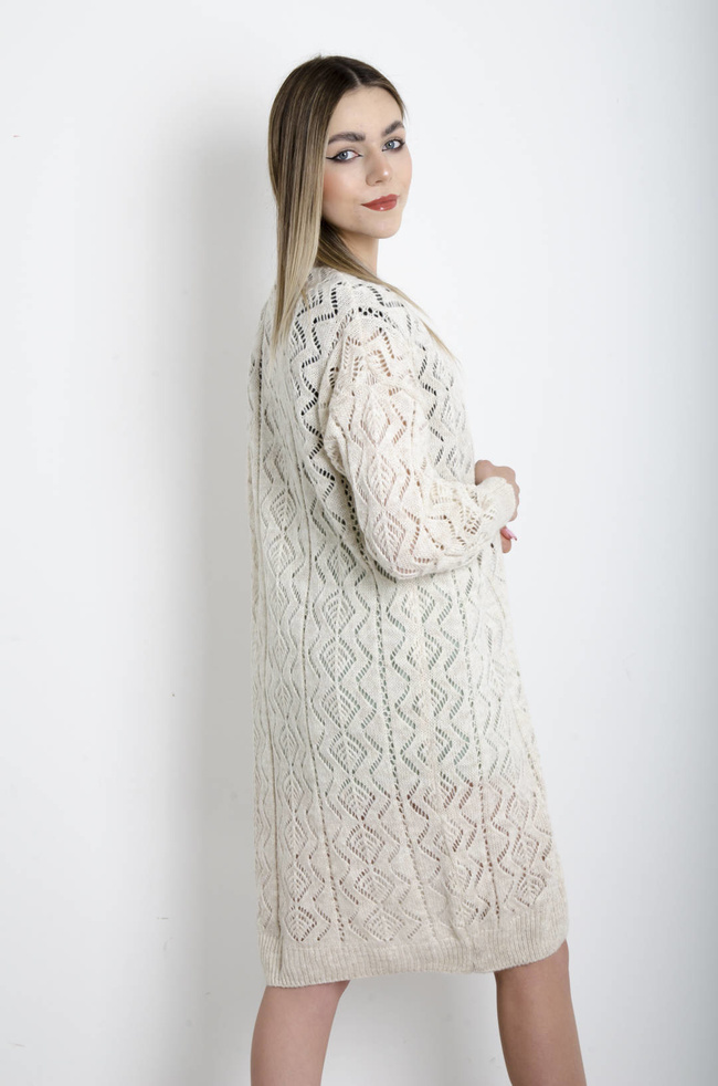 NARZUTA DŁUGA AŻUROWA ZAPINANA NA GUZIKI- BEŻOWA