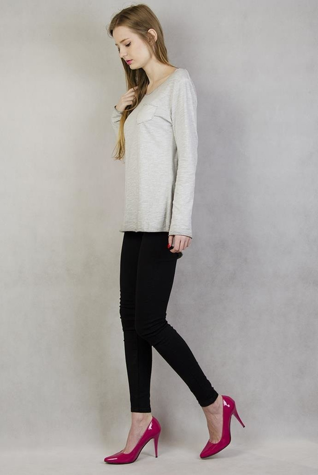 Jasnoszara bluzka z kieszonką