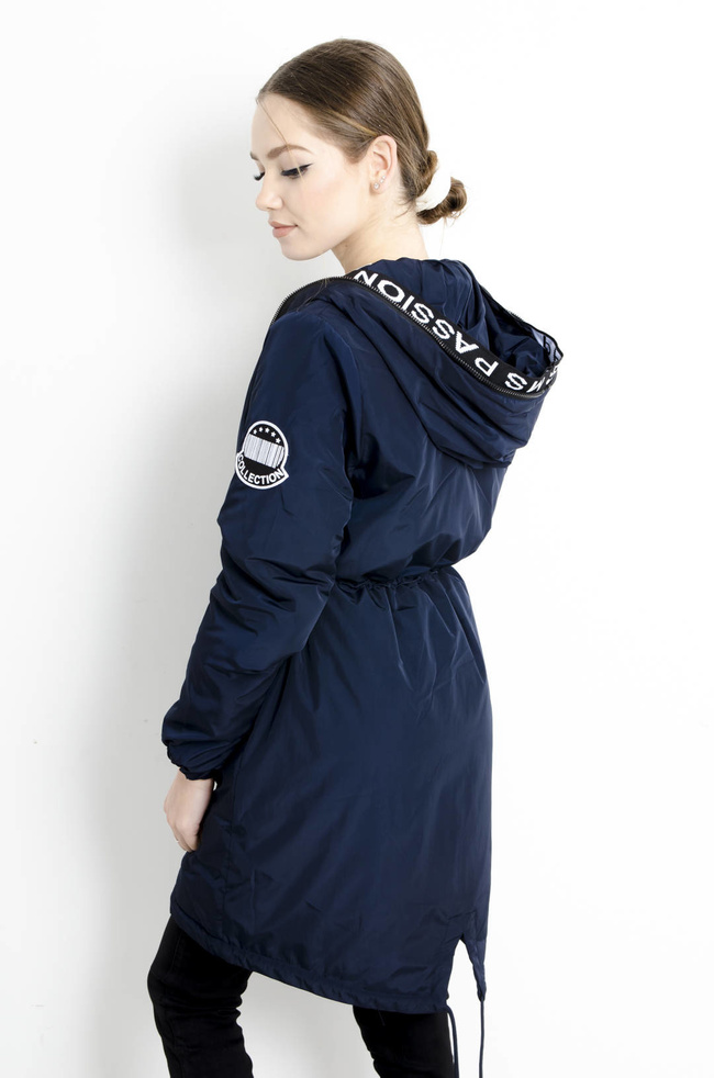 KURTKA PARKA Z KAPTUREM W KOLORZE GRANATOWYM