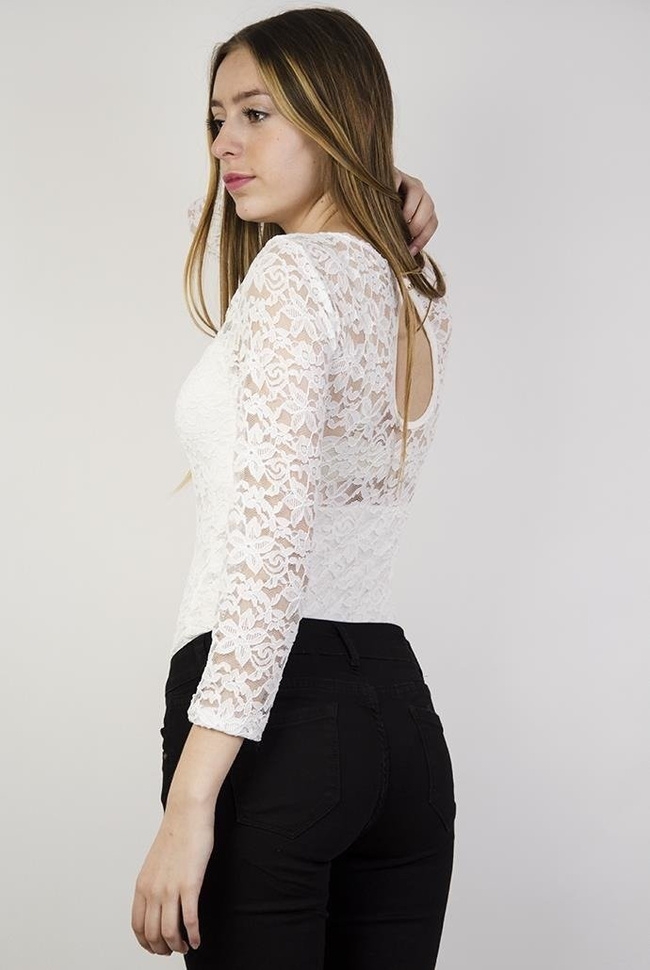 Białe koronkowe body z usztywnieniem