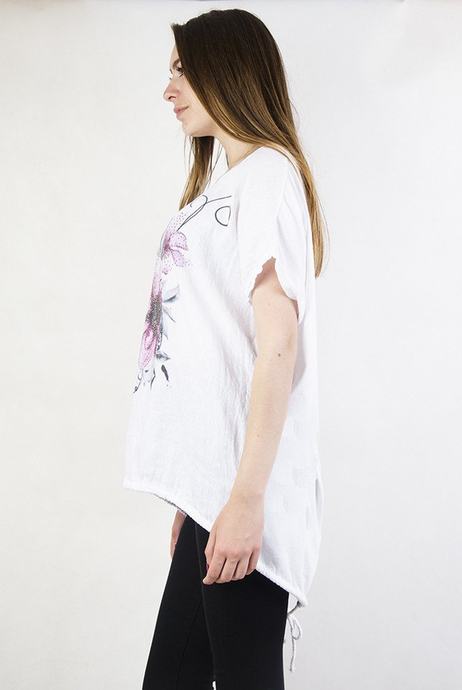 Biała bluzka z motywem kwiatowym