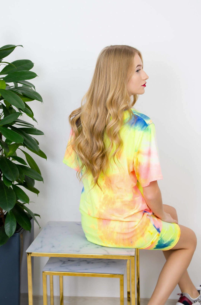 ŻÓŁTY KOMPLET T-SHIRT + KOLARKI Z EFEKTEM TIE DYE