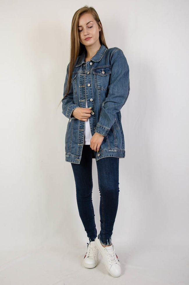 Długa kurtka jeansowa z przetarciami