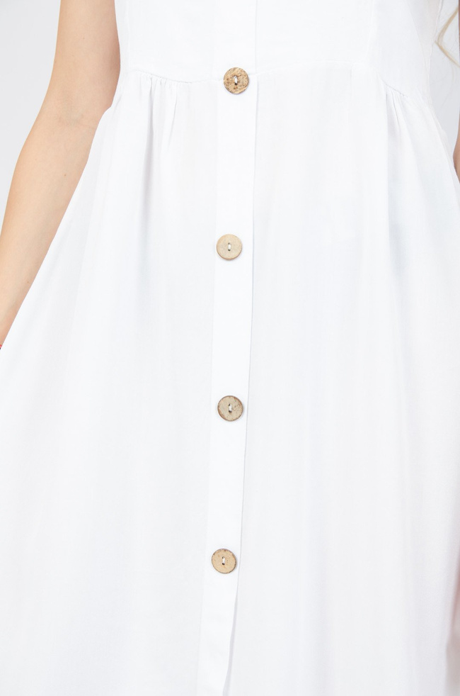 Biała sukienka na cienkich ramiączkach