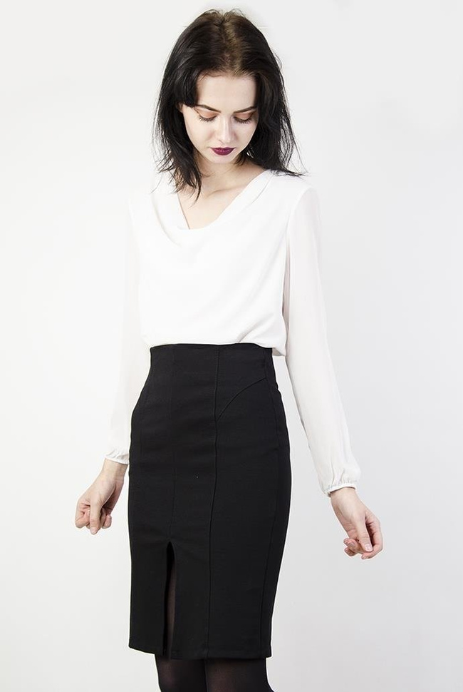 Czarna spódniczka ołówkowa z przeszyciami i wycięciem