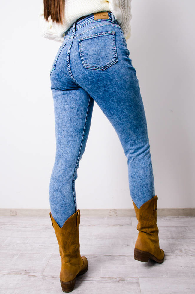 NIEBIESKIE DEKATYZOWANE SPODNIE JEANSOWE Z WYSOKIM STANEM