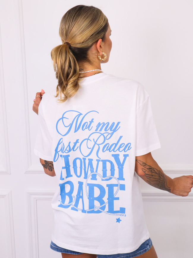 T-SHIRT Z NIEBIESKIM NAPISEM Z PRZODU I NA PLECACH- BIAŁY