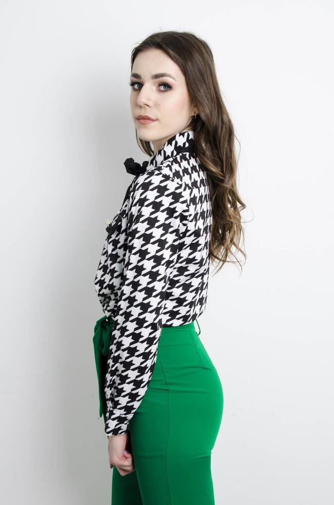 KOSZULA W PEPITKĘ Z WIĄZANIEM- CZARNA