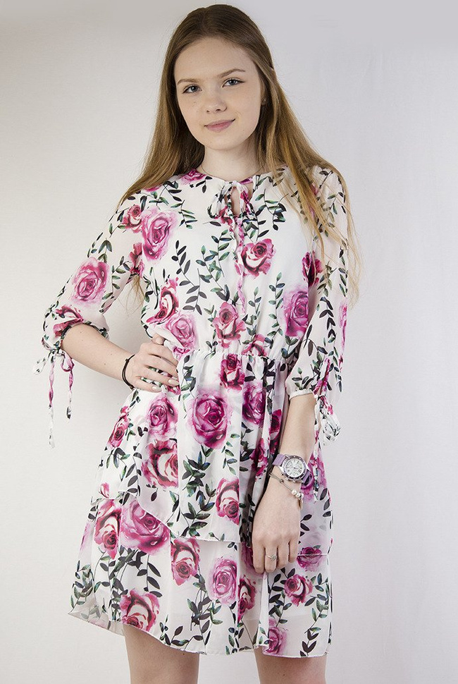 Kwiecista sukienka z wiązaniami przy rękawach