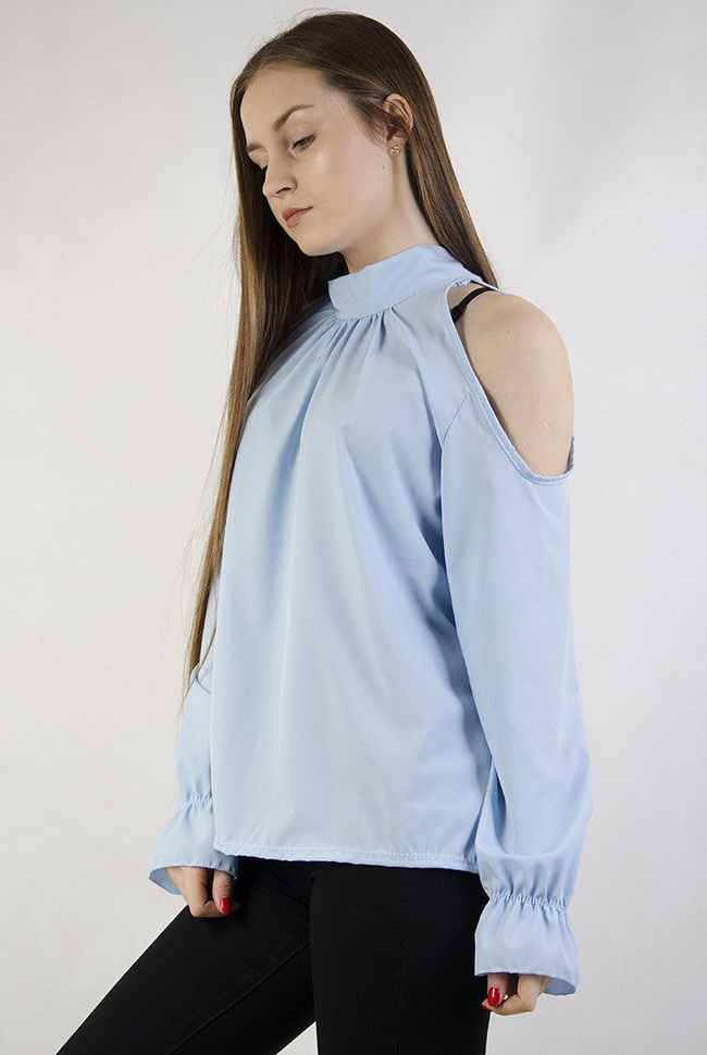 Niebieska bluzka na długi rękaw z odkrytymi ramionami