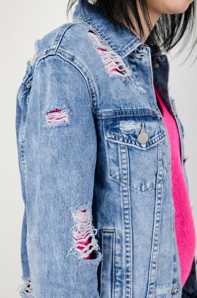 Kurtka jeansowa z przetarciami