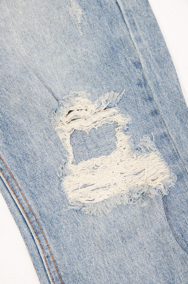 JASNE SPODNIE JEANSOWE TYPY MOM FIT