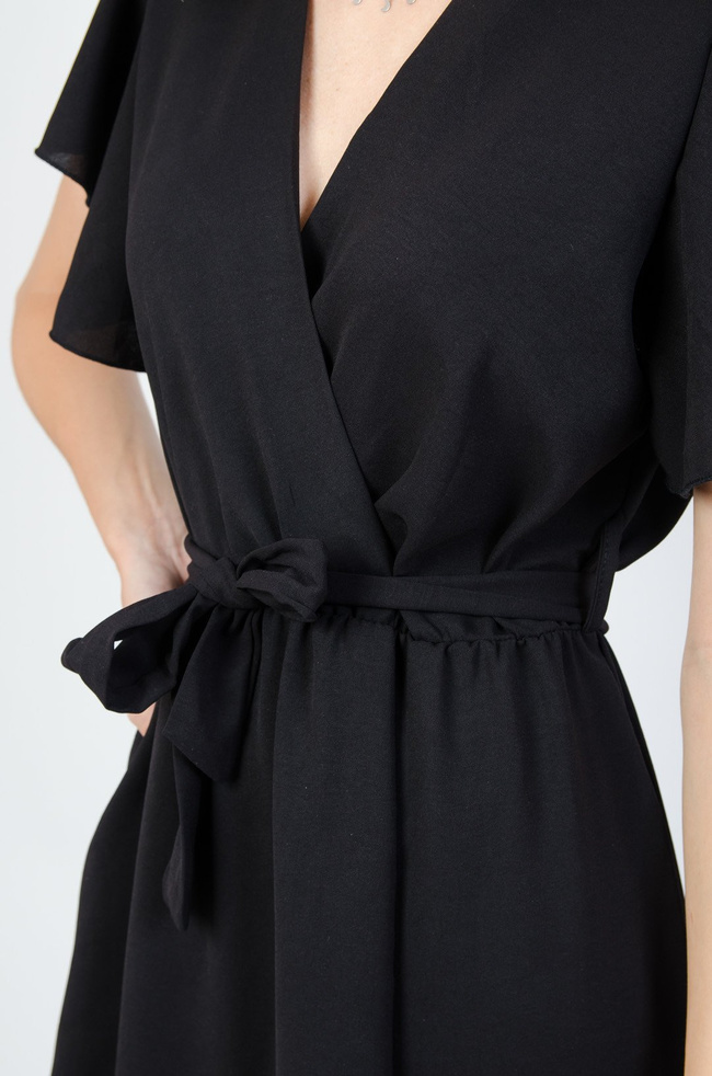 Czarna długa sukienka z rozcięciem  