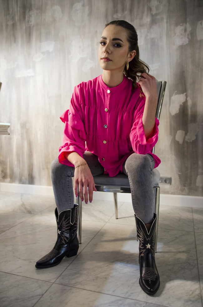 KOSZULA RÓŻOWA Z FALBANAMI