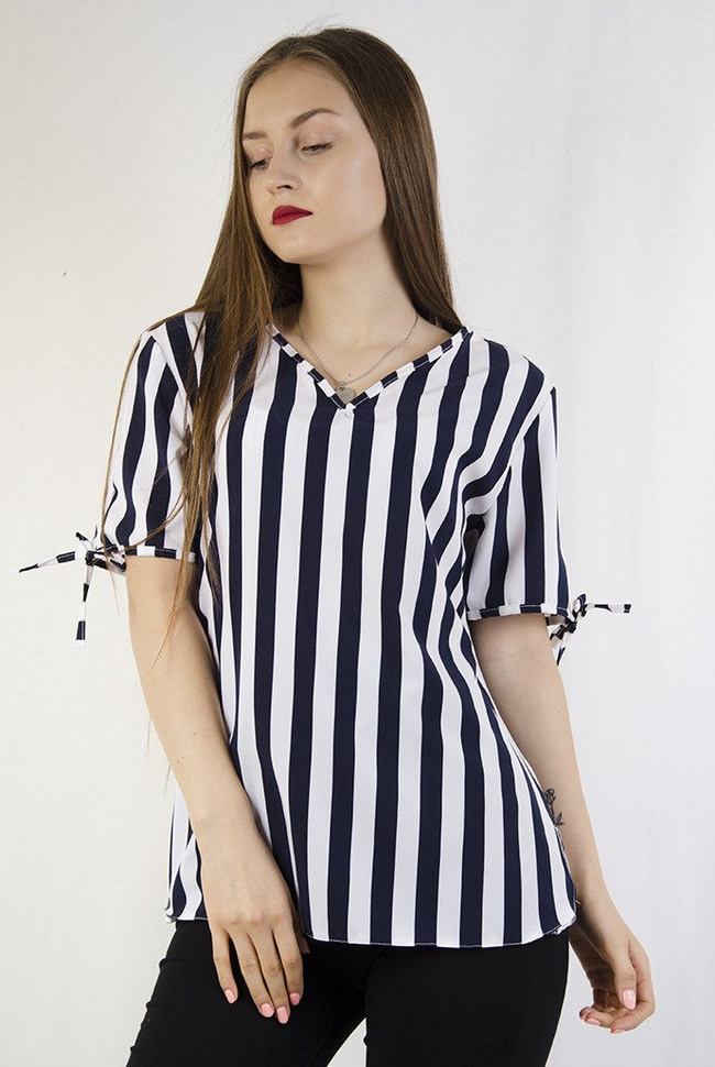 Bluzka w biało granatowe pasy z wycięciem na plecach