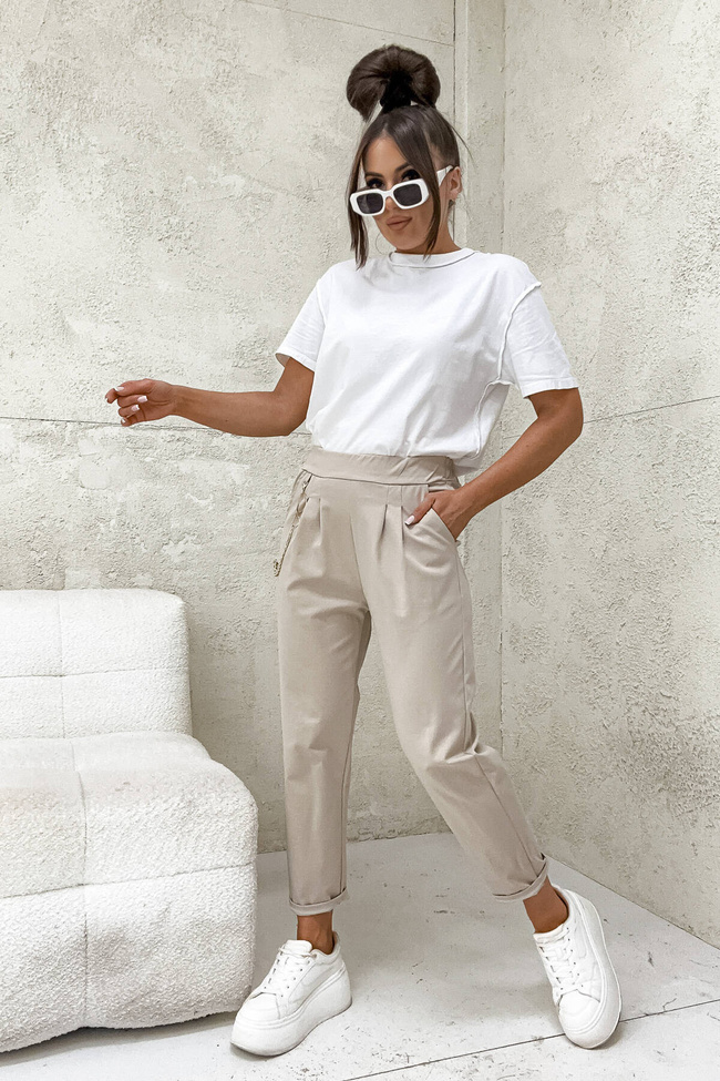 SPODNIE MATERIAŁOWE Z ŁAŃCUSZKIEM PRZY KIESZENI- BEŻOWE