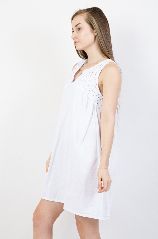 Biała trapezowa sukienka z ażurowymi wstawkami