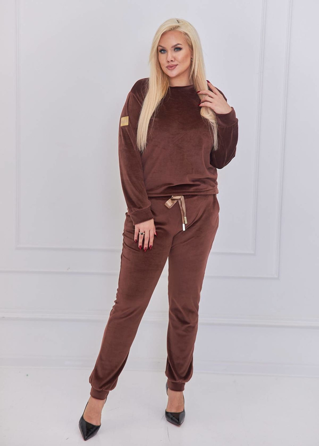 CIEMNO BRĄZOWY KOMPLET DRESOWY WELUROWY Z OZDOBNĄ NASZYWKĄ- PLUS SIZE