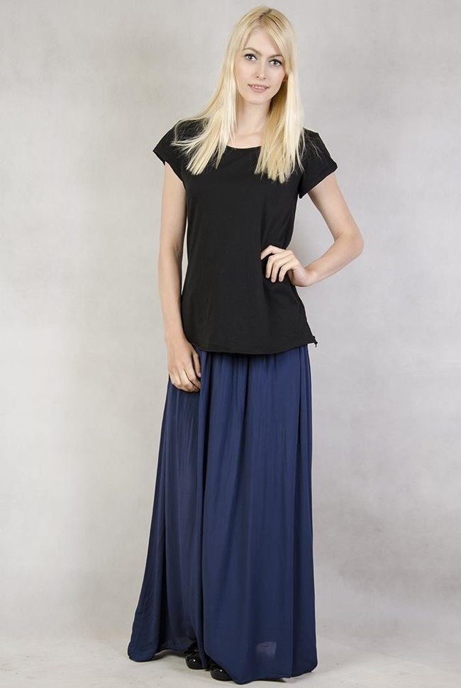 Bluzka czarna z ozdobnymi koronkowymi plecami