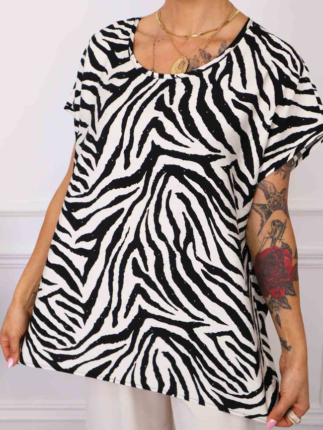 T-SHIRT OVERSIZE W ZEBRĘ Z OZDOBNYMI CYRKONIAMI- CZARNY