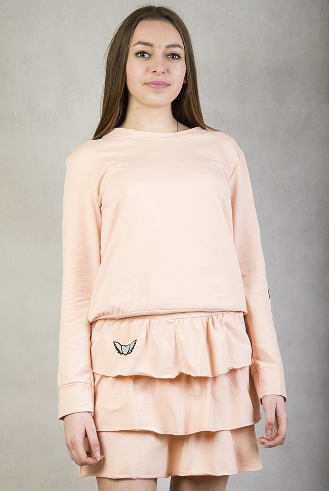 Jasno-różowa bluzka na długi rękaw z naszywkami